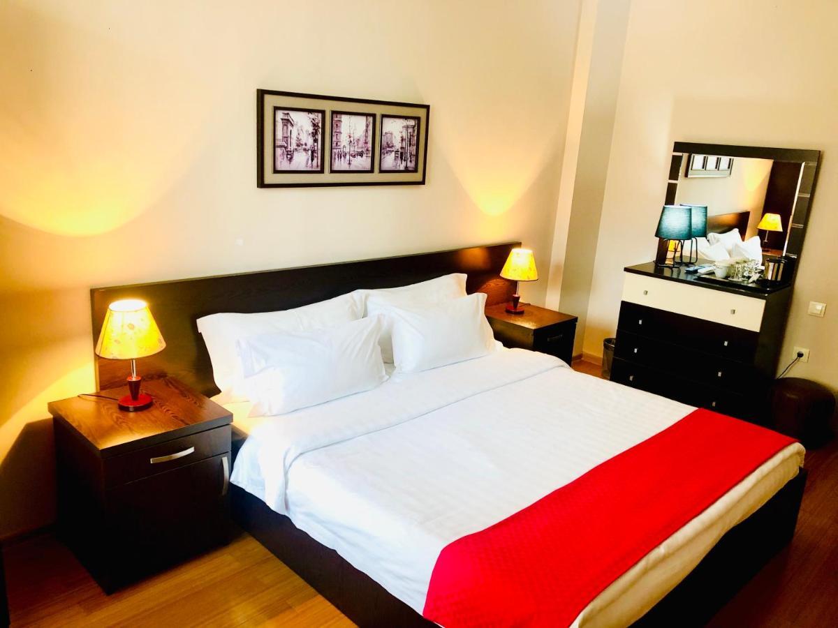 Hotel Aisi Batumi Esterno foto