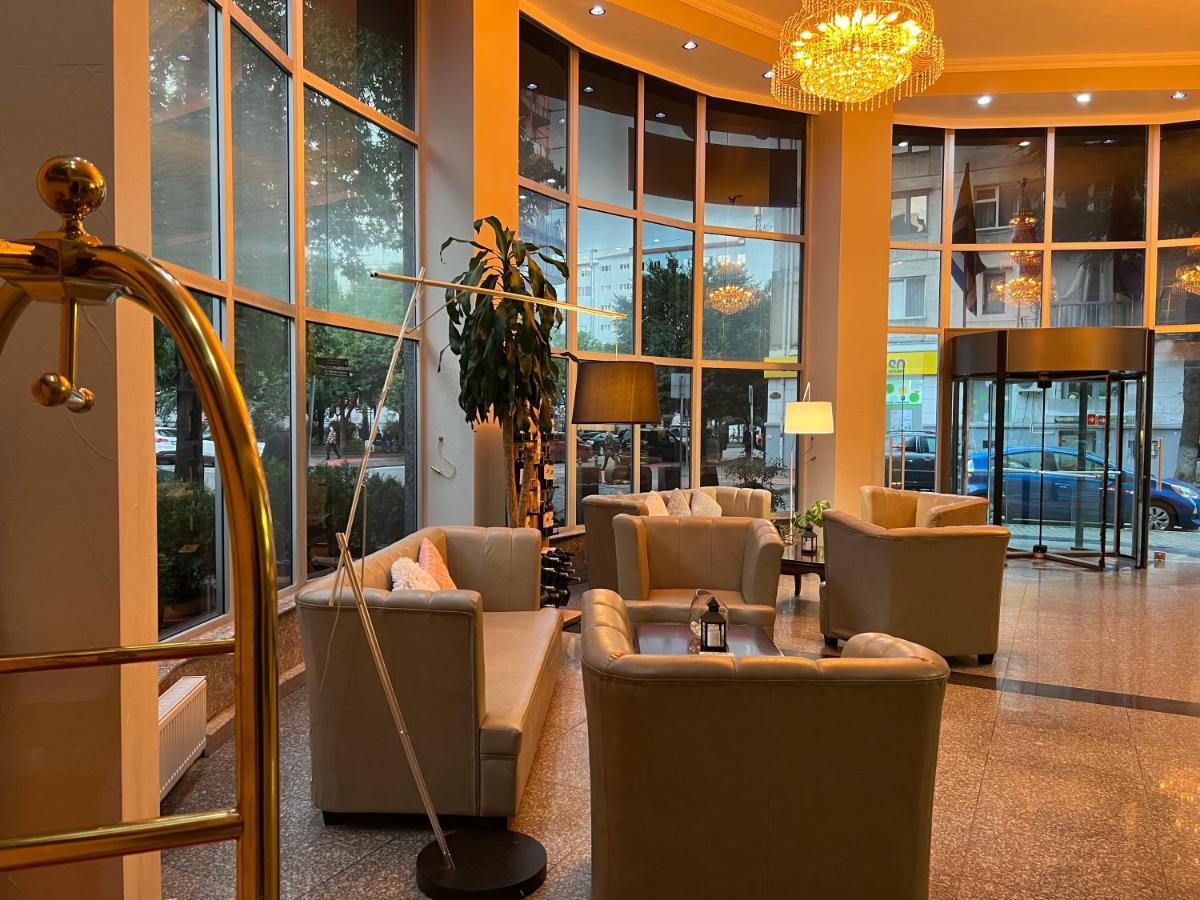Hotel Aisi Batumi Esterno foto