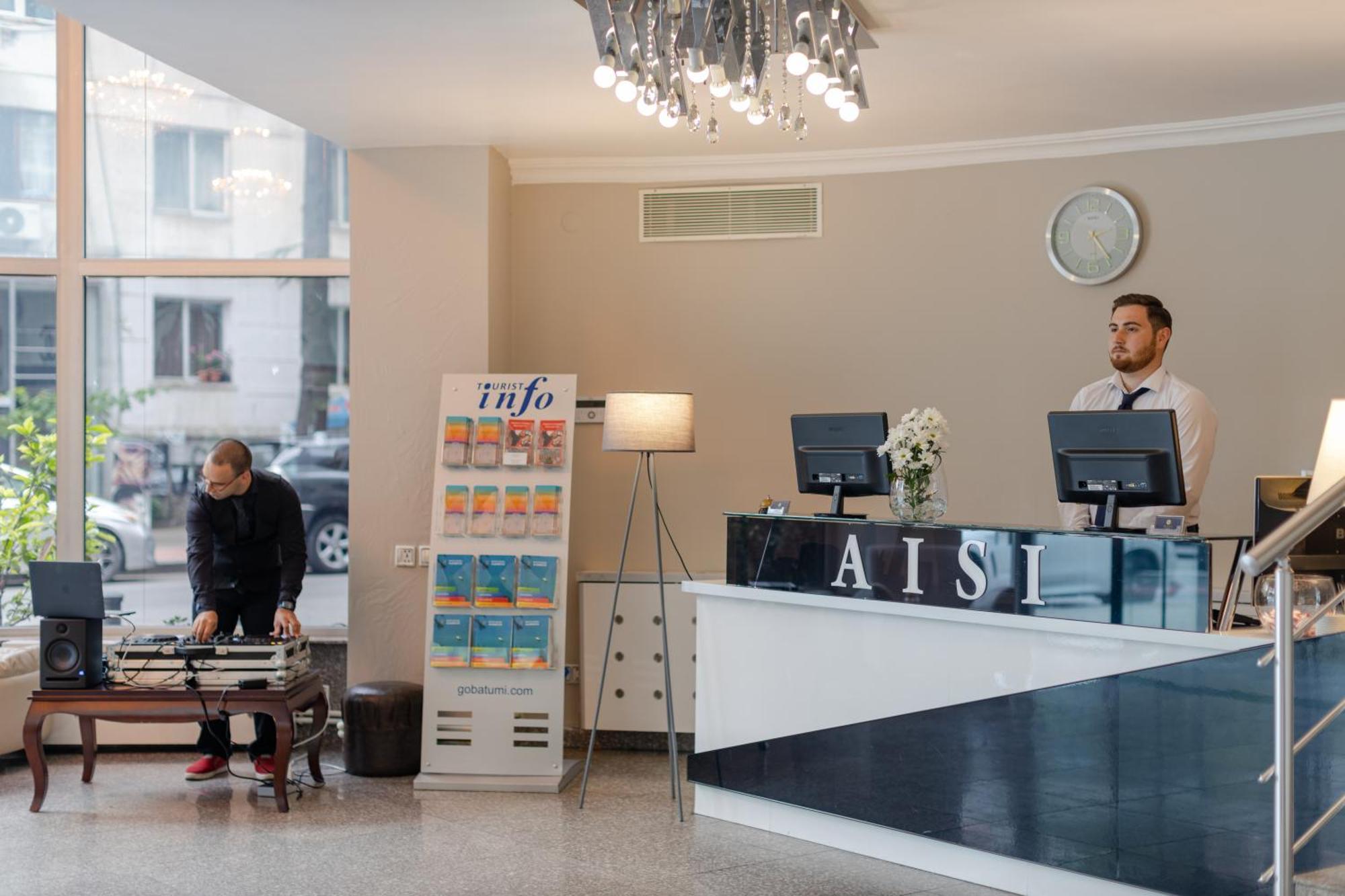Hotel Aisi Batumi Esterno foto