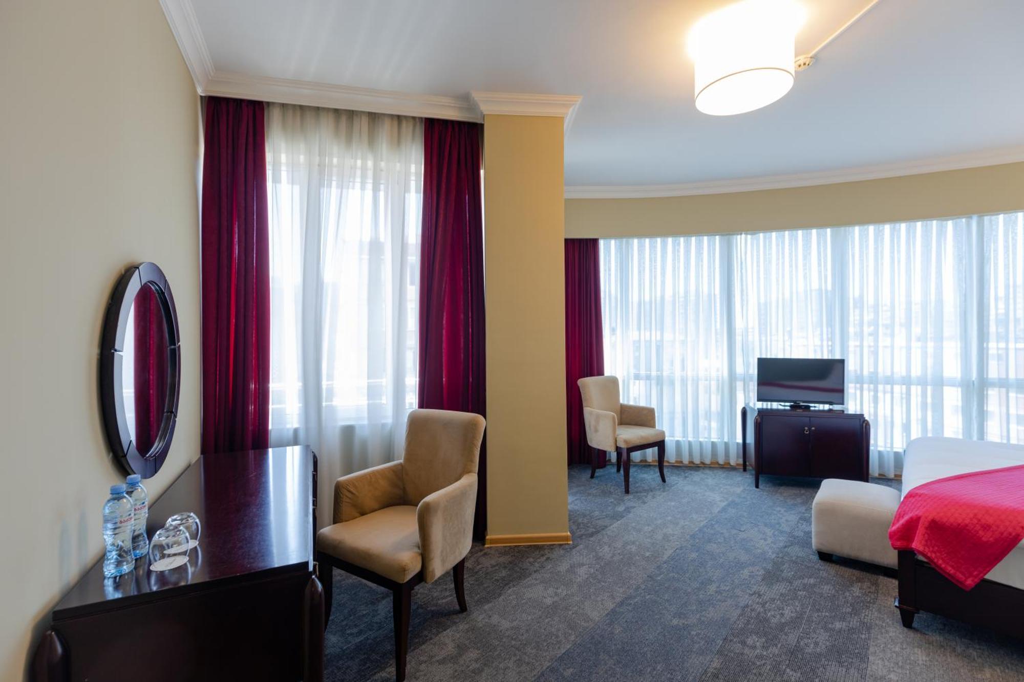 Hotel Aisi Batumi Esterno foto