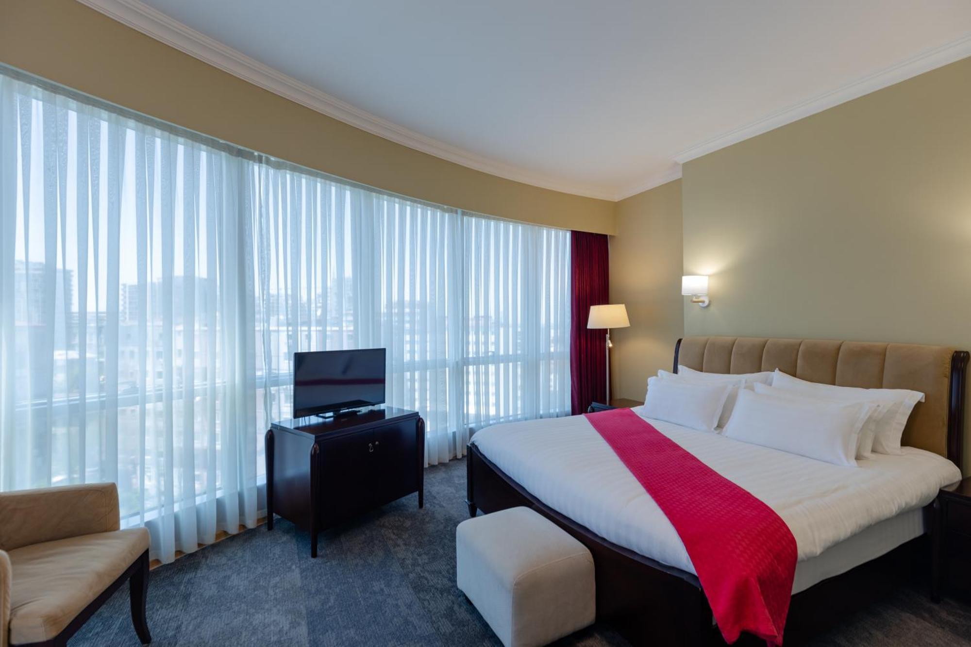 Hotel Aisi Batumi Esterno foto