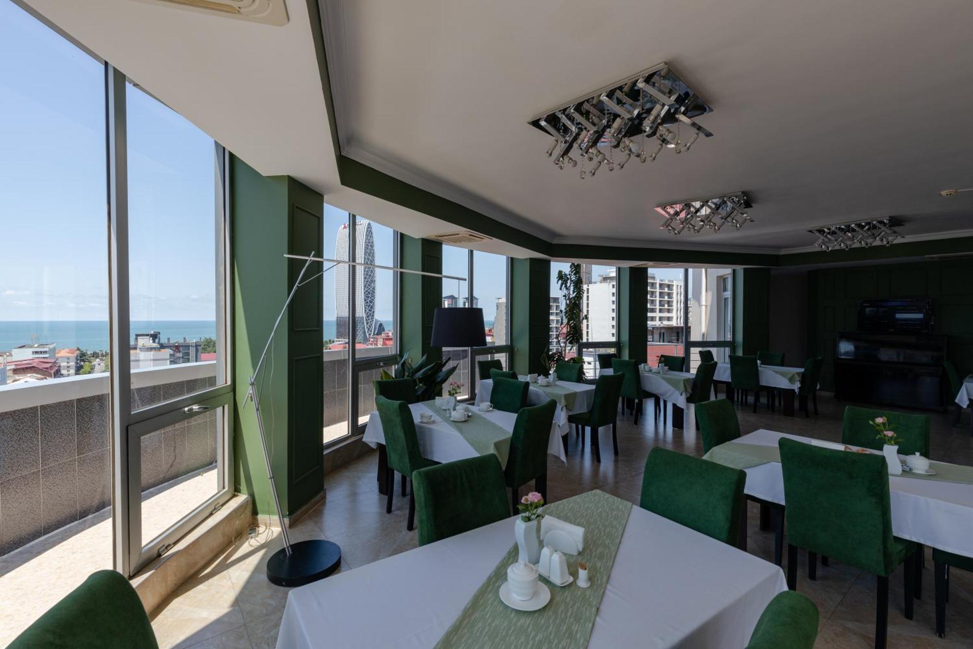 Hotel Aisi Batumi Esterno foto