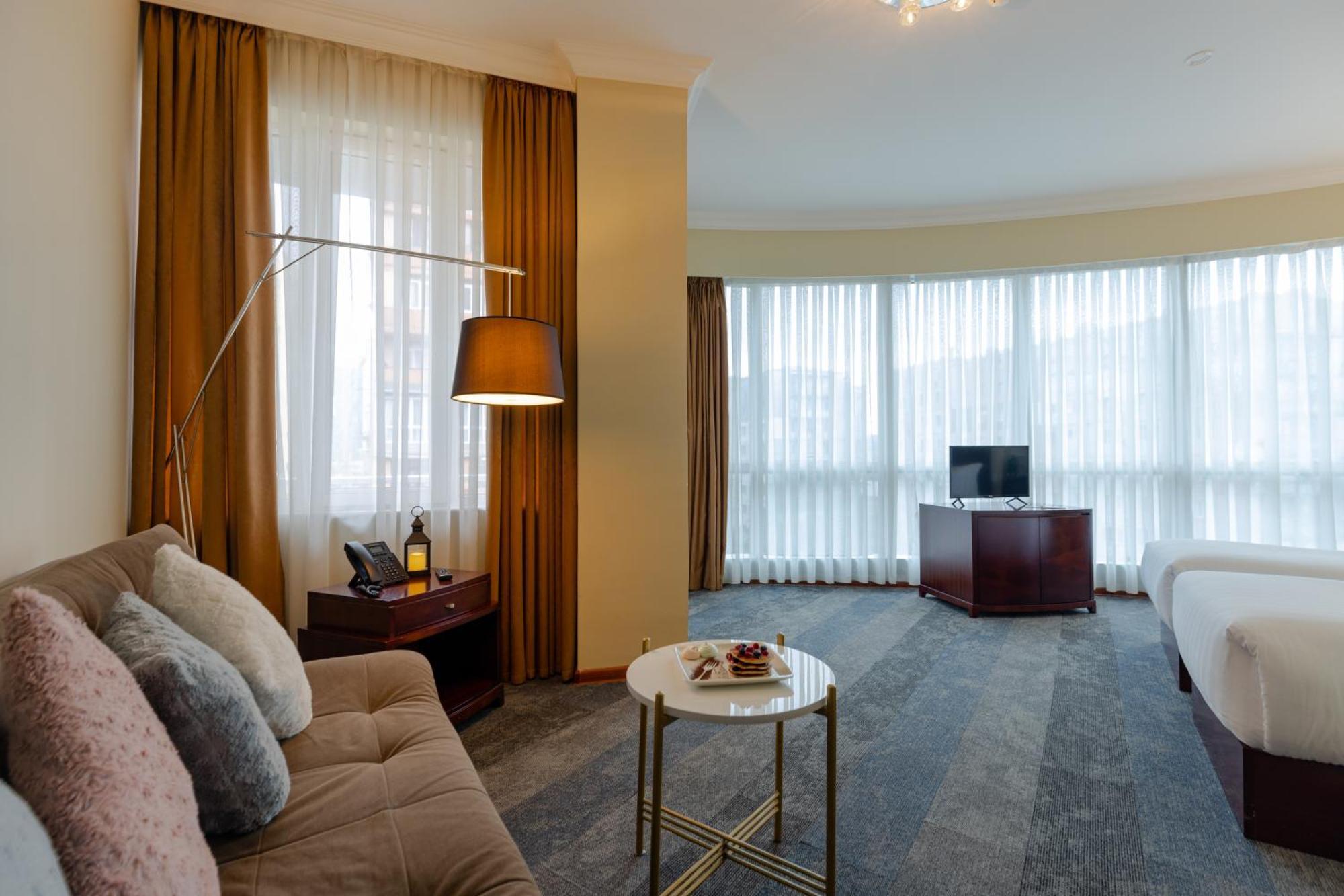 Hotel Aisi Batumi Esterno foto