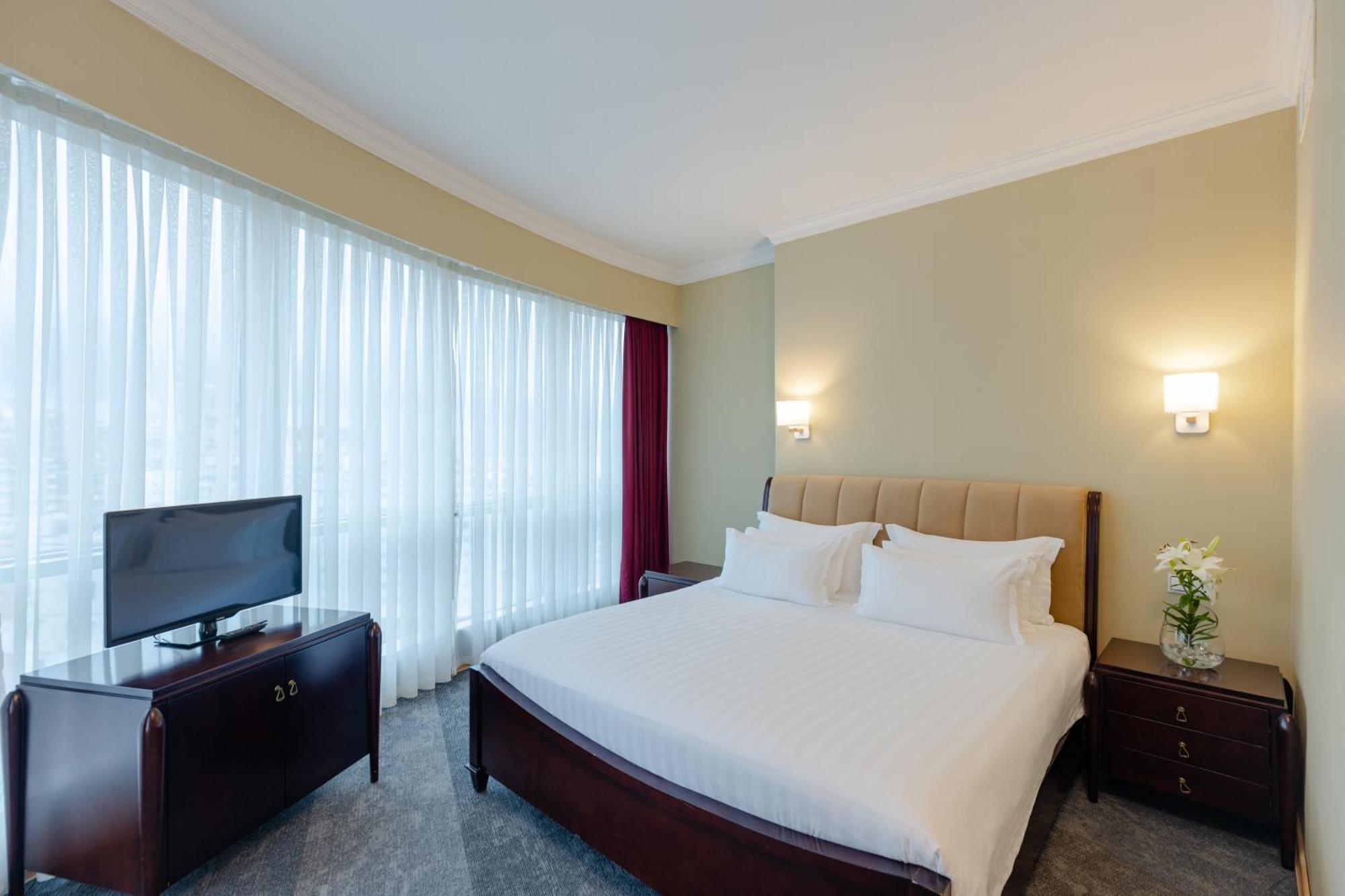 Hotel Aisi Batumi Esterno foto