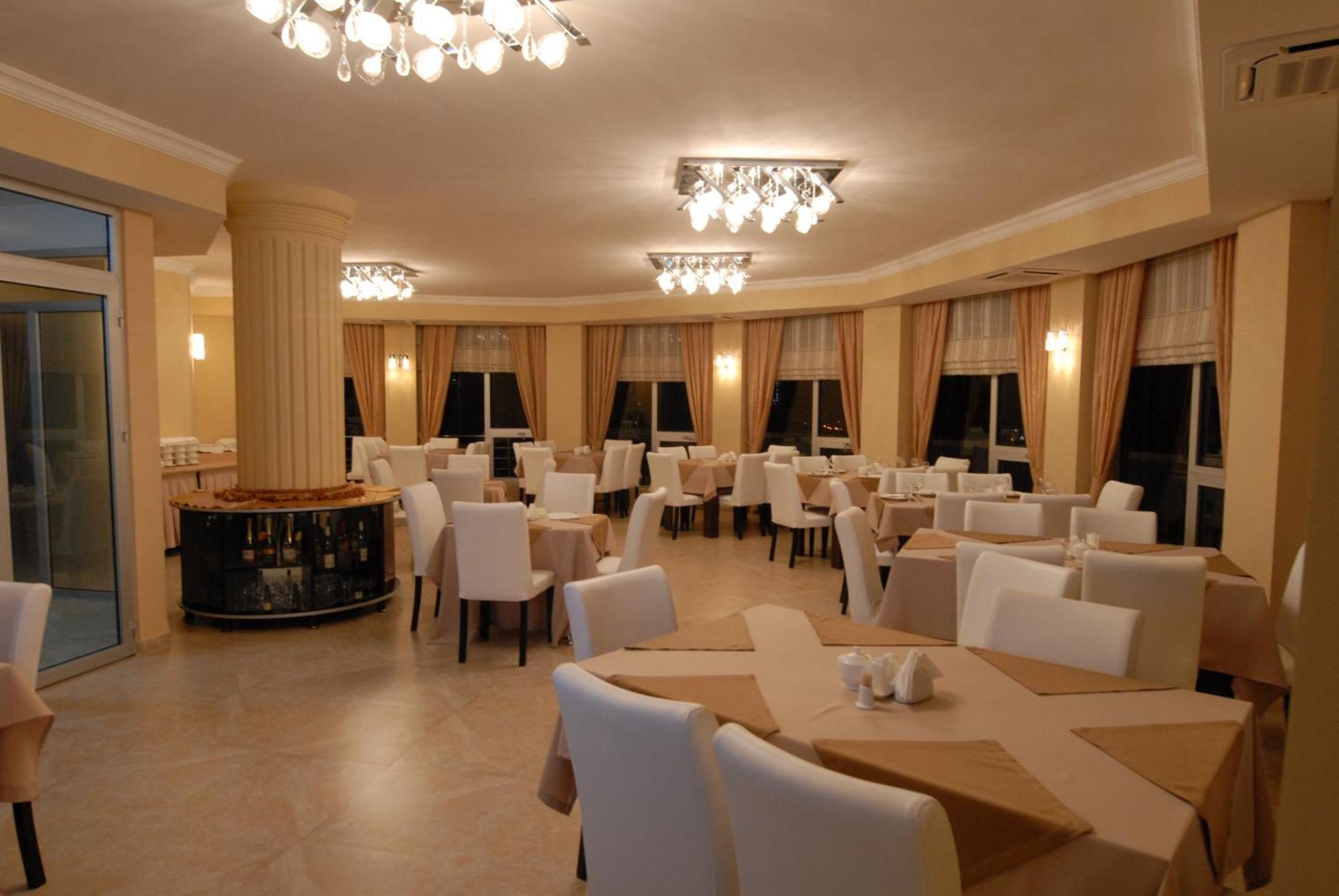 Hotel Aisi Batumi Esterno foto