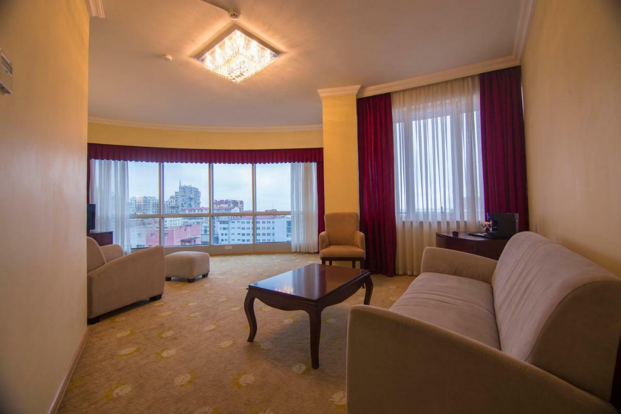Hotel Aisi Batumi Esterno foto
